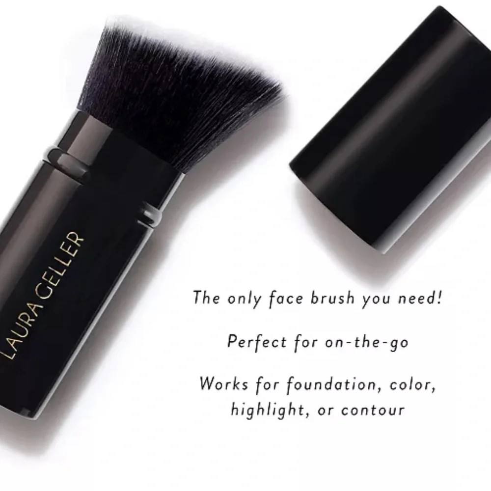 Laura Geller Beauty Retractable Angled Kabuki Brush New in Package